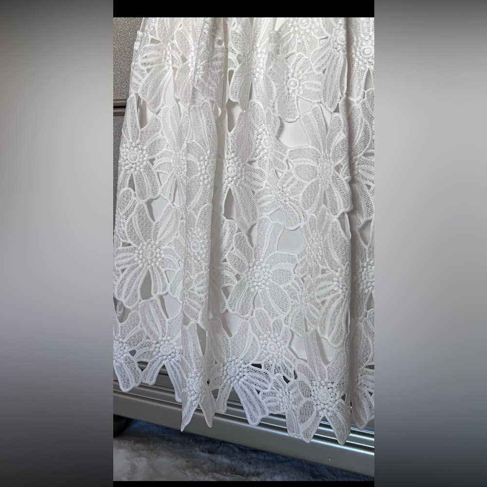 Elegant White Halter Dress - Picture 8 of 10